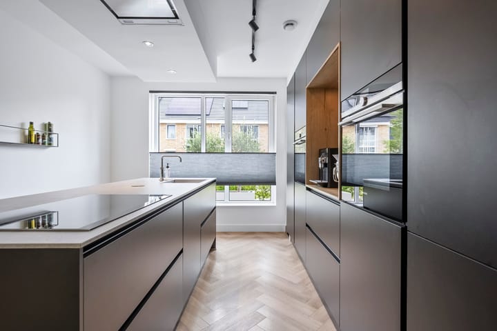 Photo 25 of Louis Hartzstraat 16