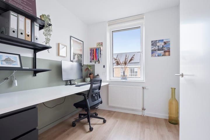 Photo 42 of Louis Hartzstraat 16