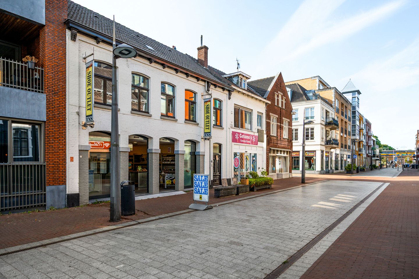 View photo 2 of Stationsstraat 11