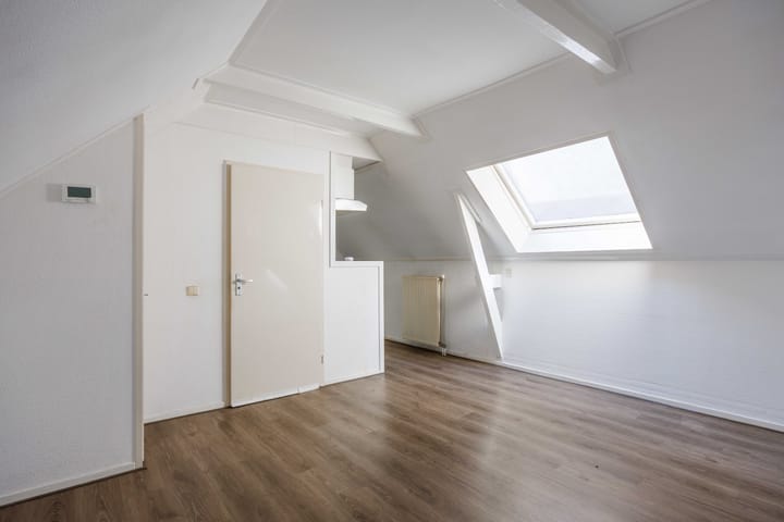 Foto 8 van Burchtstraat 4-2