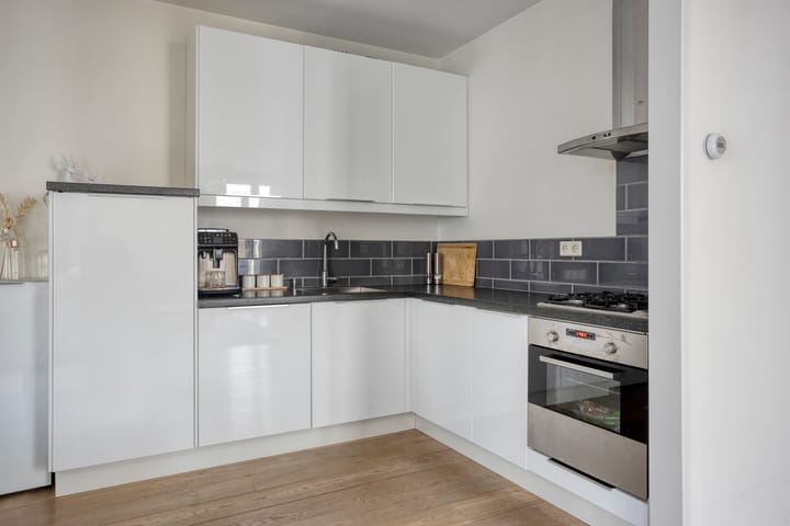 Photo 4 of Voltastraat 201