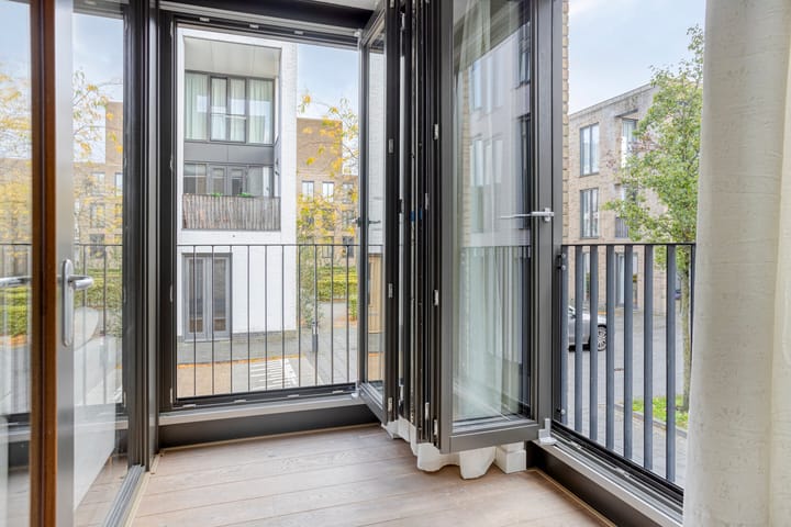 Photo 8 of Voltastraat 201