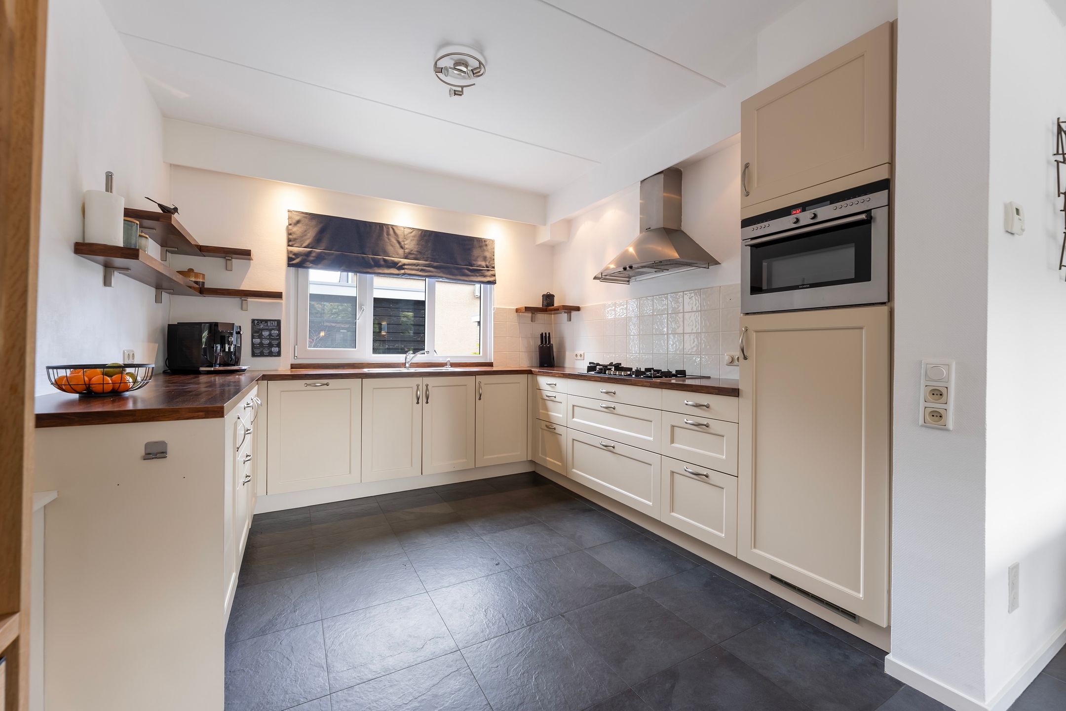 Foto 3 van Herman van der Haarstraat 65