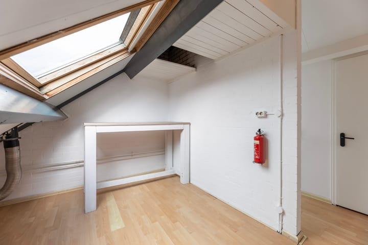 Foto 39 van Herman van der Haarstraat 65