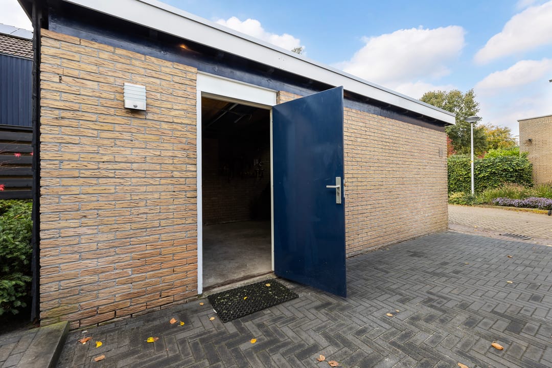 Foto 43 van Herman van der Haarstraat 65