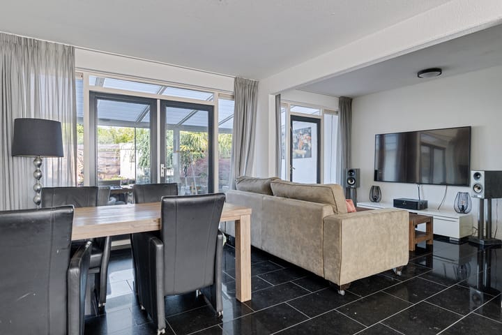 Foto 6 van Botter 24 25