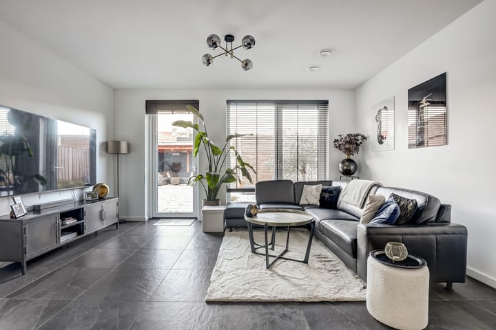 Photo 9 of Naereboutstraat 41