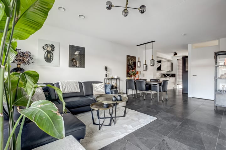 Photo 10 of Naereboutstraat 41