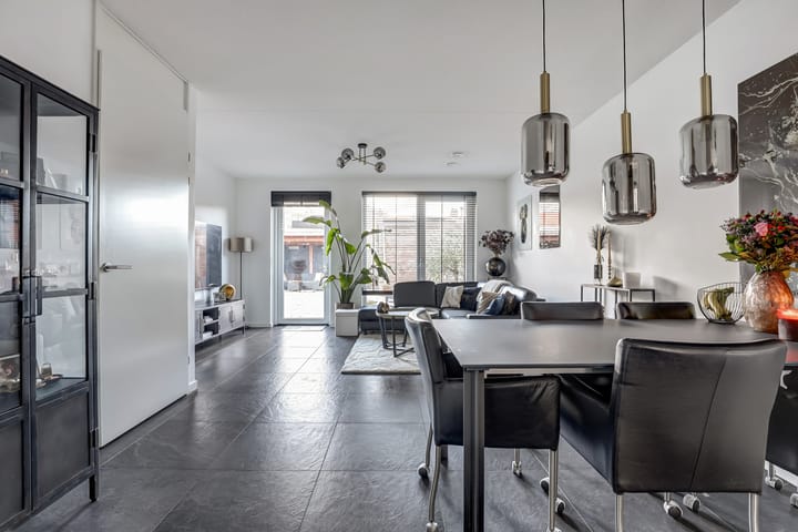 Photo 11 of Naereboutstraat 41