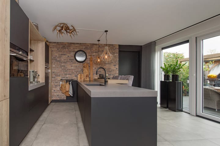 Photo 16 of Broeder Silvesterlaan 31