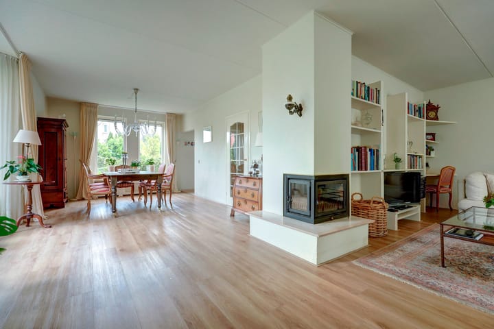 Photo 18 of Zwanebloem 32