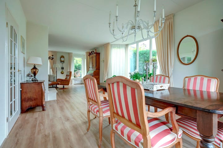 Photo 21 of Zwanebloem 32