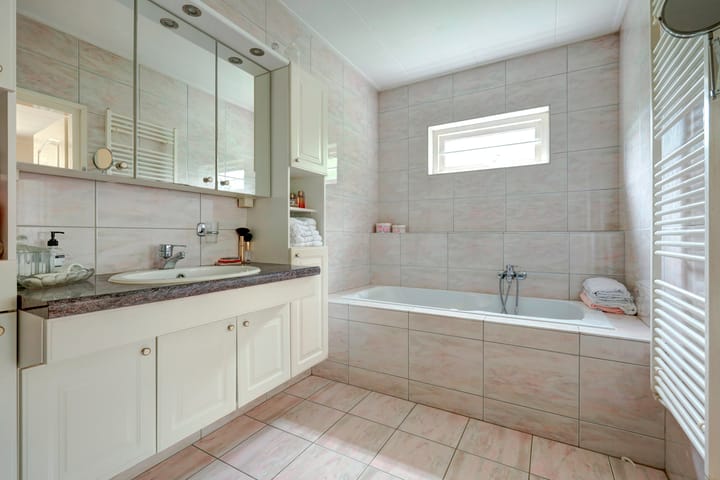 Photo 27 of Zwanebloem 32