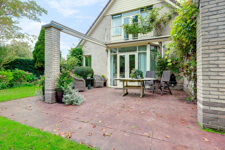 Photo 49 of Zwanebloem 32