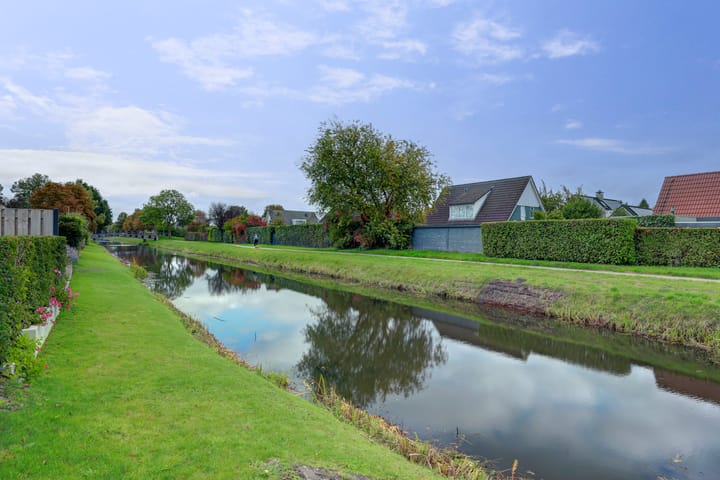 Photo 59 of Zwanebloem 32