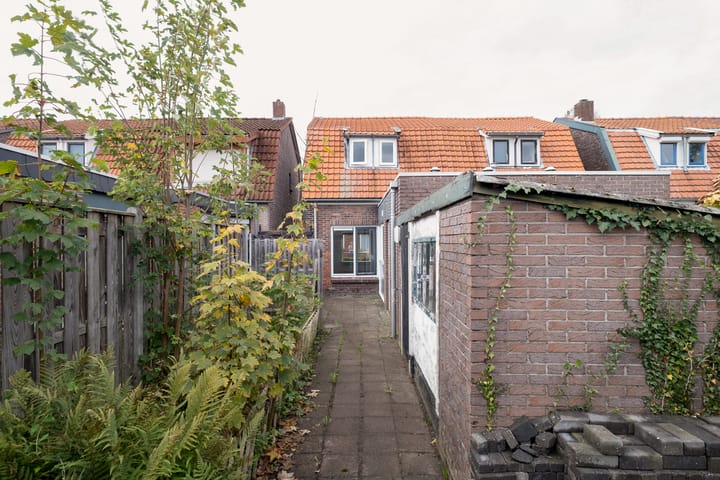 Photo 3 of Tjibbe Knolstraat 46