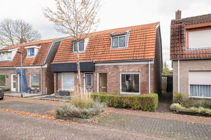 Photo 4 of Tjibbe Knolstraat 46