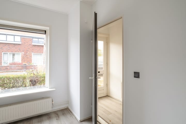 Photo 7 of Tjibbe Knolstraat 46