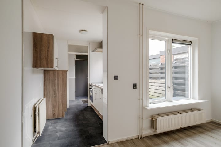 Photo 9 of Tjibbe Knolstraat 46