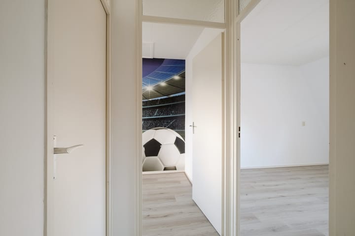 Photo 16 of Tjibbe Knolstraat 46