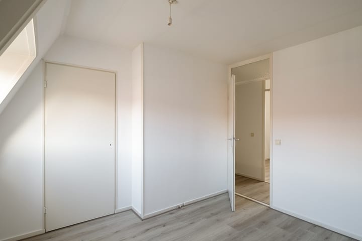 Photo 18 of Tjibbe Knolstraat 46