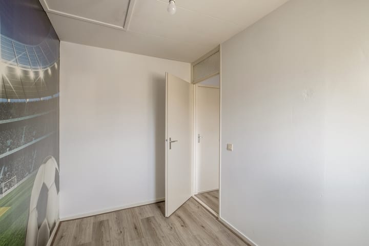 Photo 20 of Tjibbe Knolstraat 46