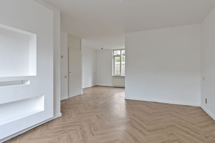 Photo 2 of Anna Reijnvaanstraat 64