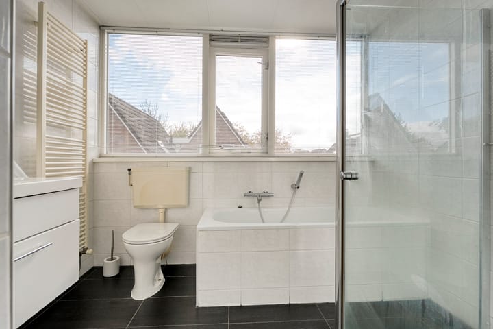 Photo 20 of Lijsterstraat 21