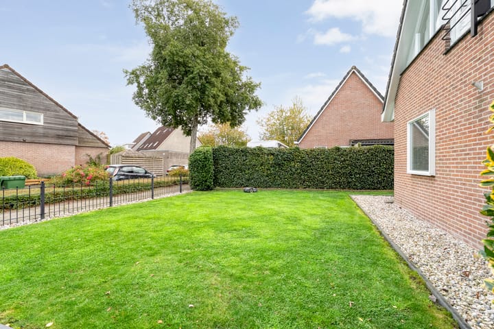 Photo 36 of Lijsterstraat 21