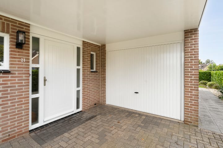 Photo 38 of Lijsterstraat 21