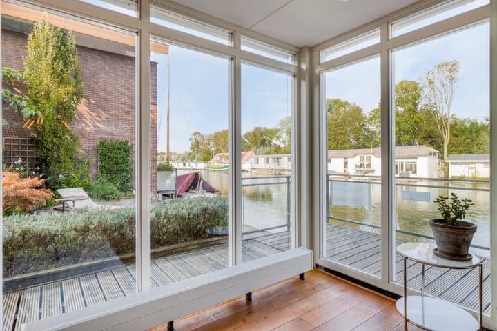 Photo 5 of De Oeverlanden 211