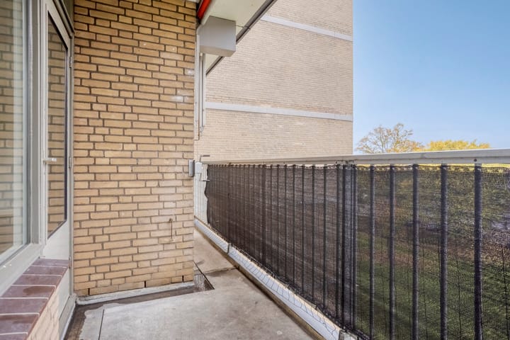 Photo 11 of Malvert 6967