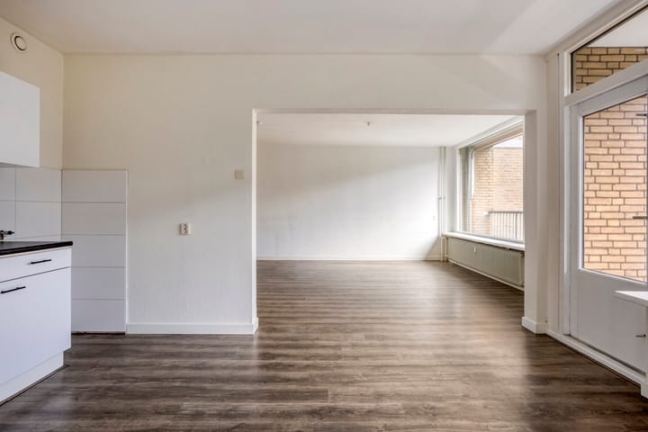 Photo 16 of Malvert 6967