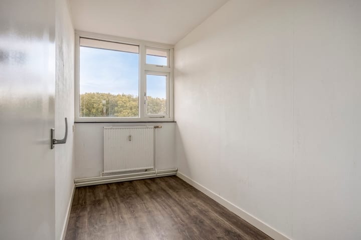 Photo 23 of Malvert 6967