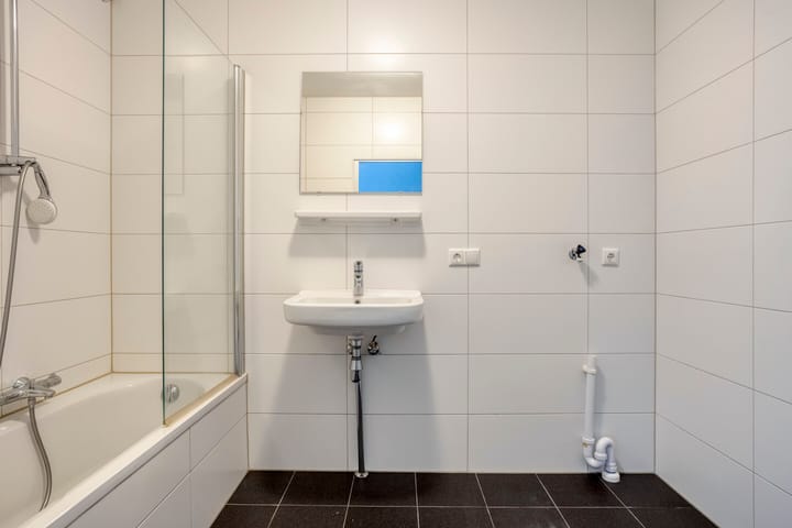 Photo 25 of Malvert 6967