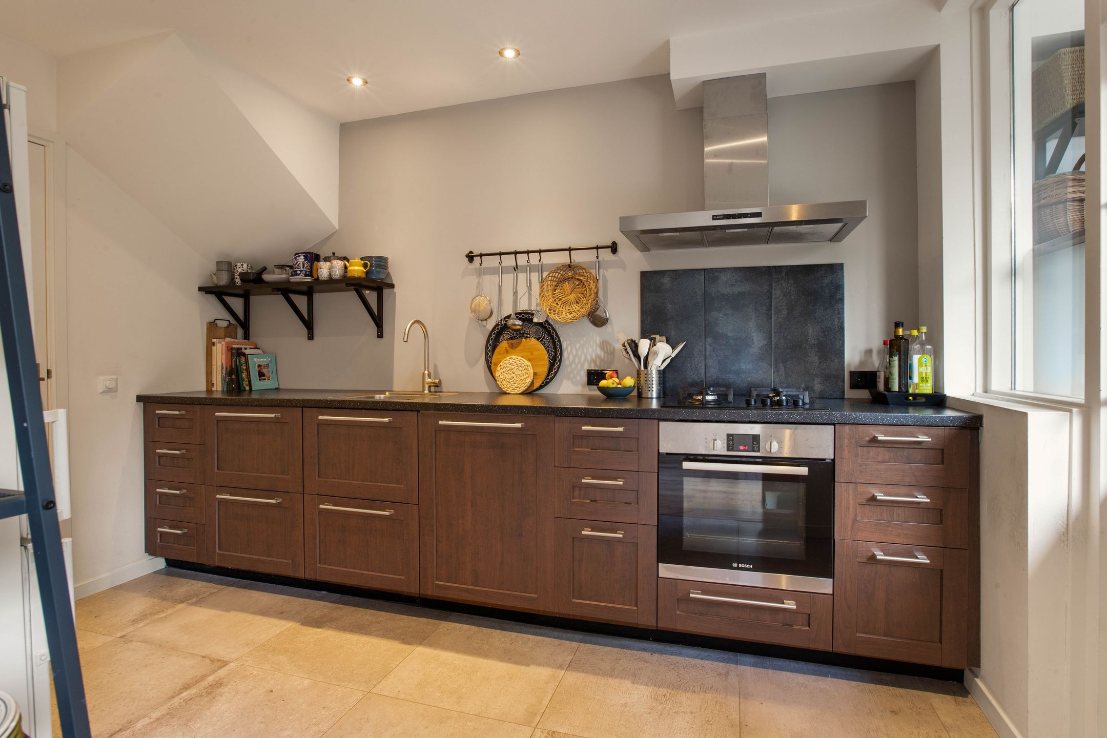 Photo 12 of Anna van Saksenstraat 5