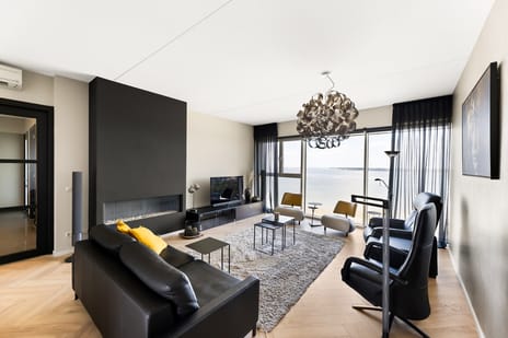 Waterfront 358 secondary image