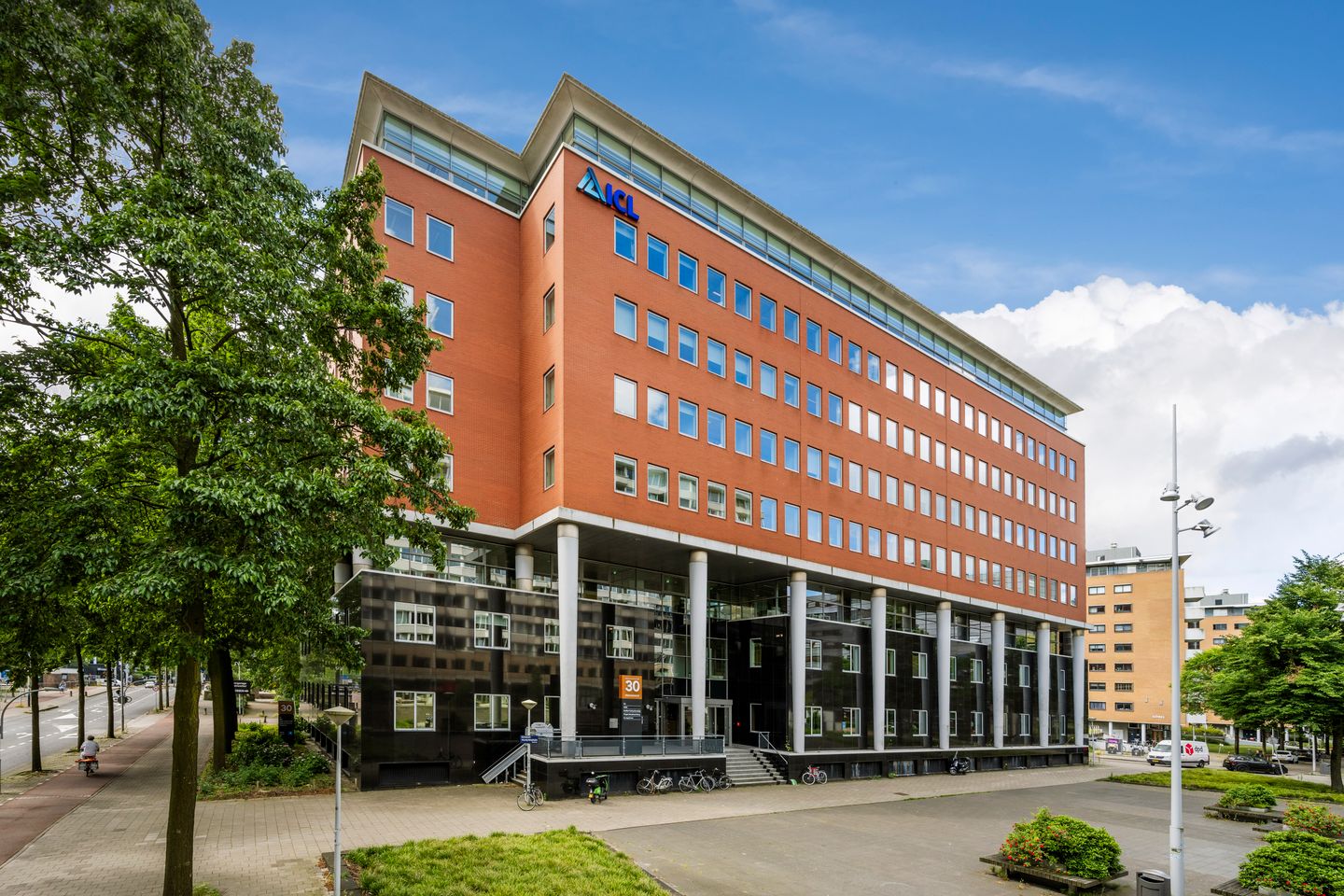 Bekijk foto 4 van Koningin Wilhelminaplein 30