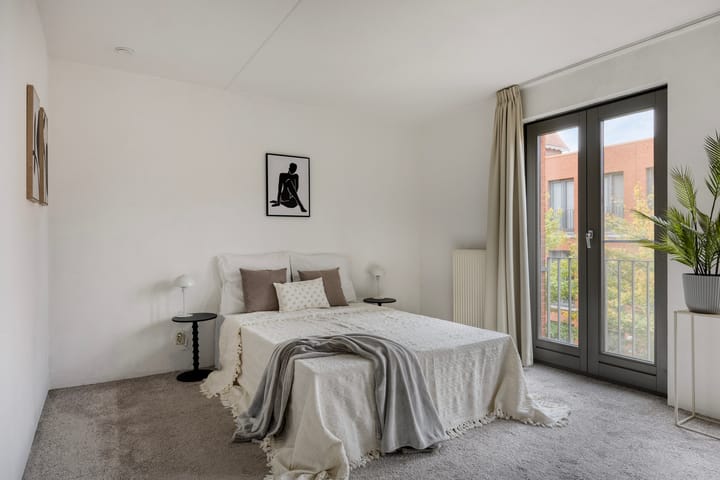 Photo 4 of Charlotte van Bourbonhof 43