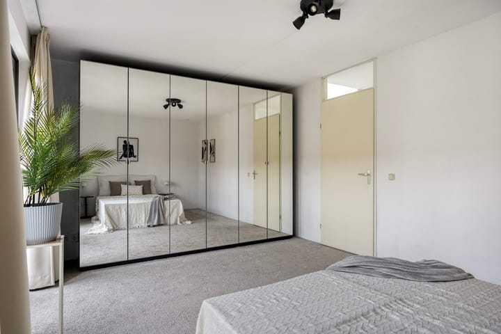 Photo 20 of Charlotte van Bourbonhof 43