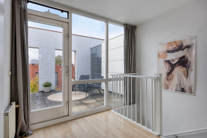 Photo 23 of Charlotte van Bourbonhof 43