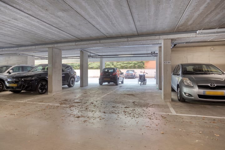 Photo 30 of Charlotte van Bourbonhof 43