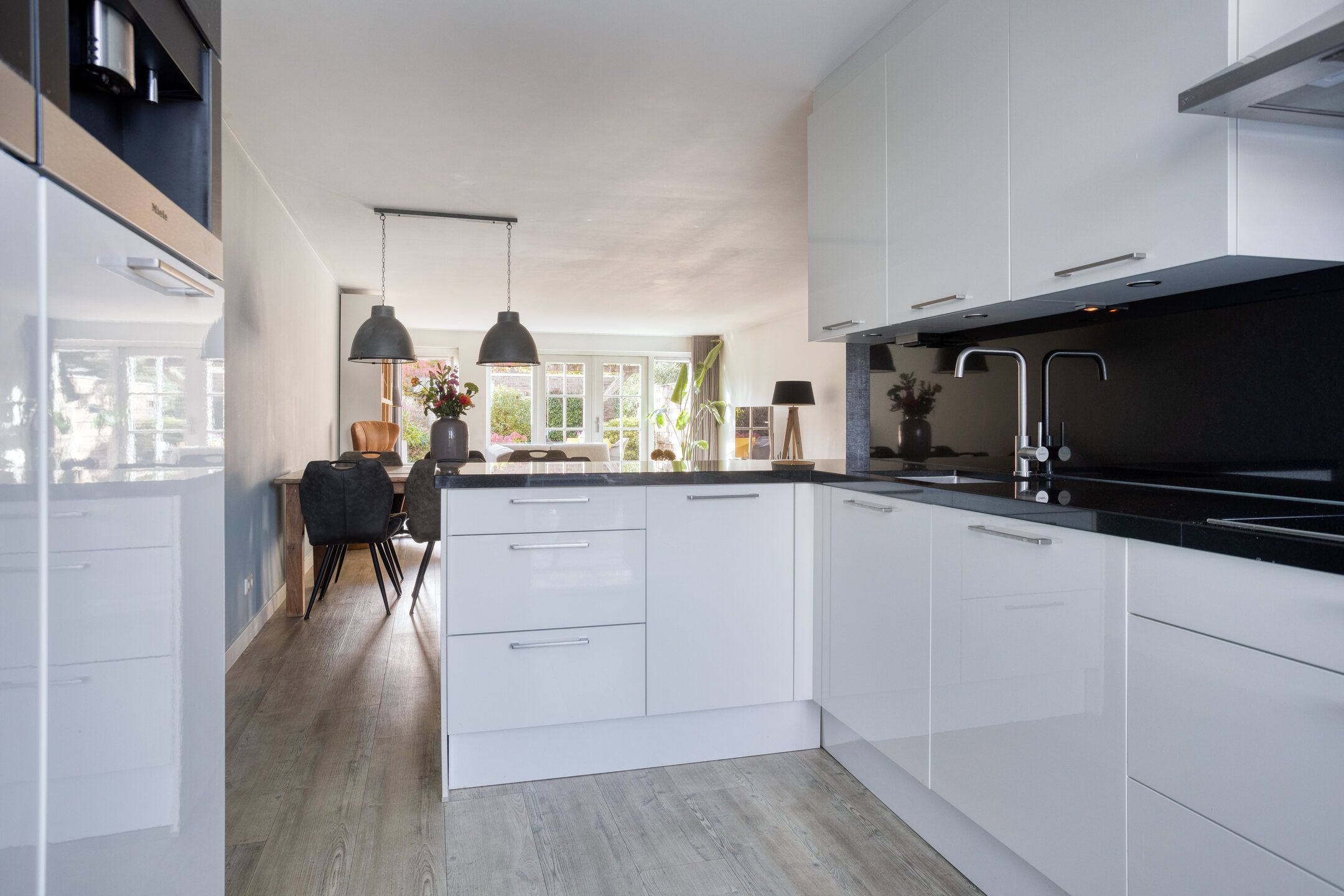 Photo 12 of Zilvermos 30