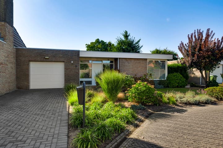 Photo 3 of Meidoornstraat 15