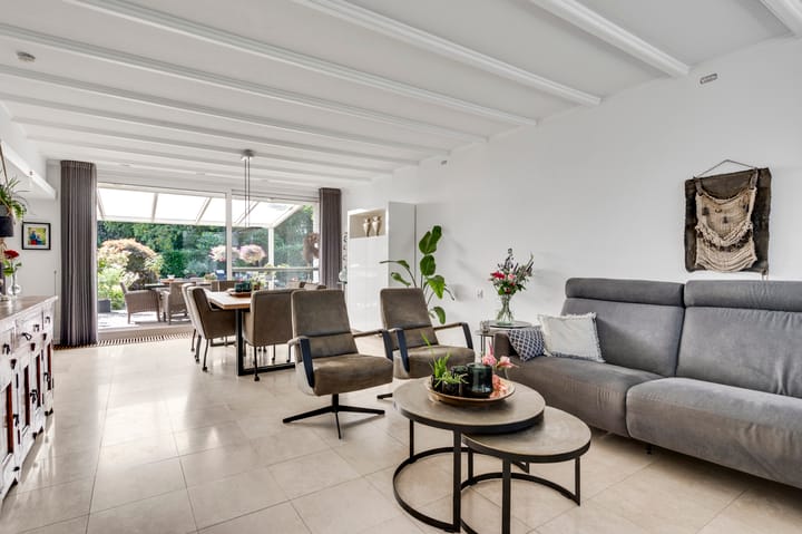 Photo 5 of Meidoornstraat 15