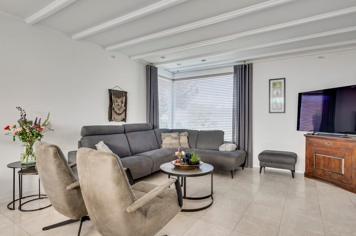 Photo 6 of Meidoornstraat 15