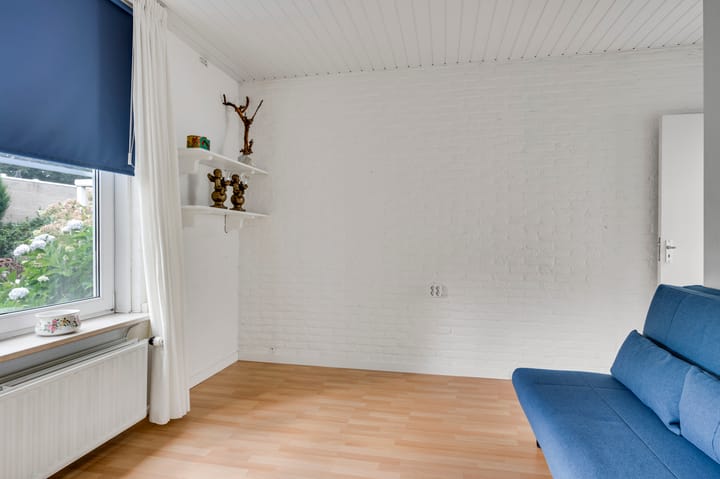 Photo 23 of Meidoornstraat 15