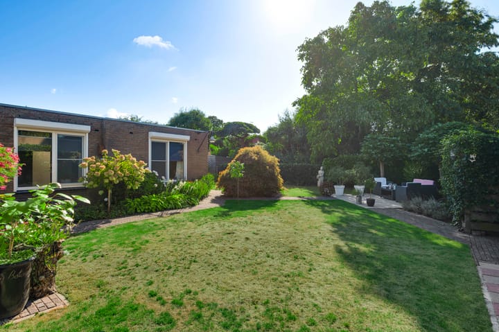 Photo 33 of Meidoornstraat 15