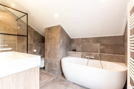 Karveel 07 1 secondary image