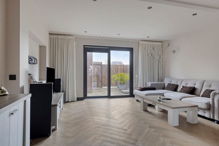 Foto 8 van John Bardeenstraat 8